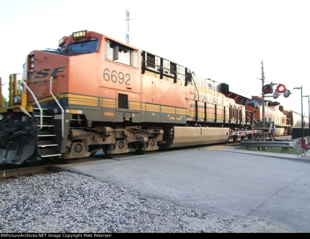 BNSF 6692